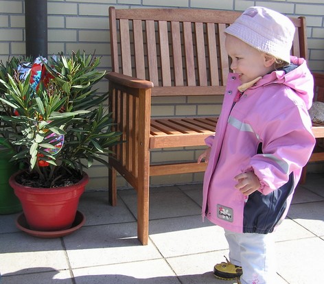 20070408_Camille_mega_oeuf.jpg
